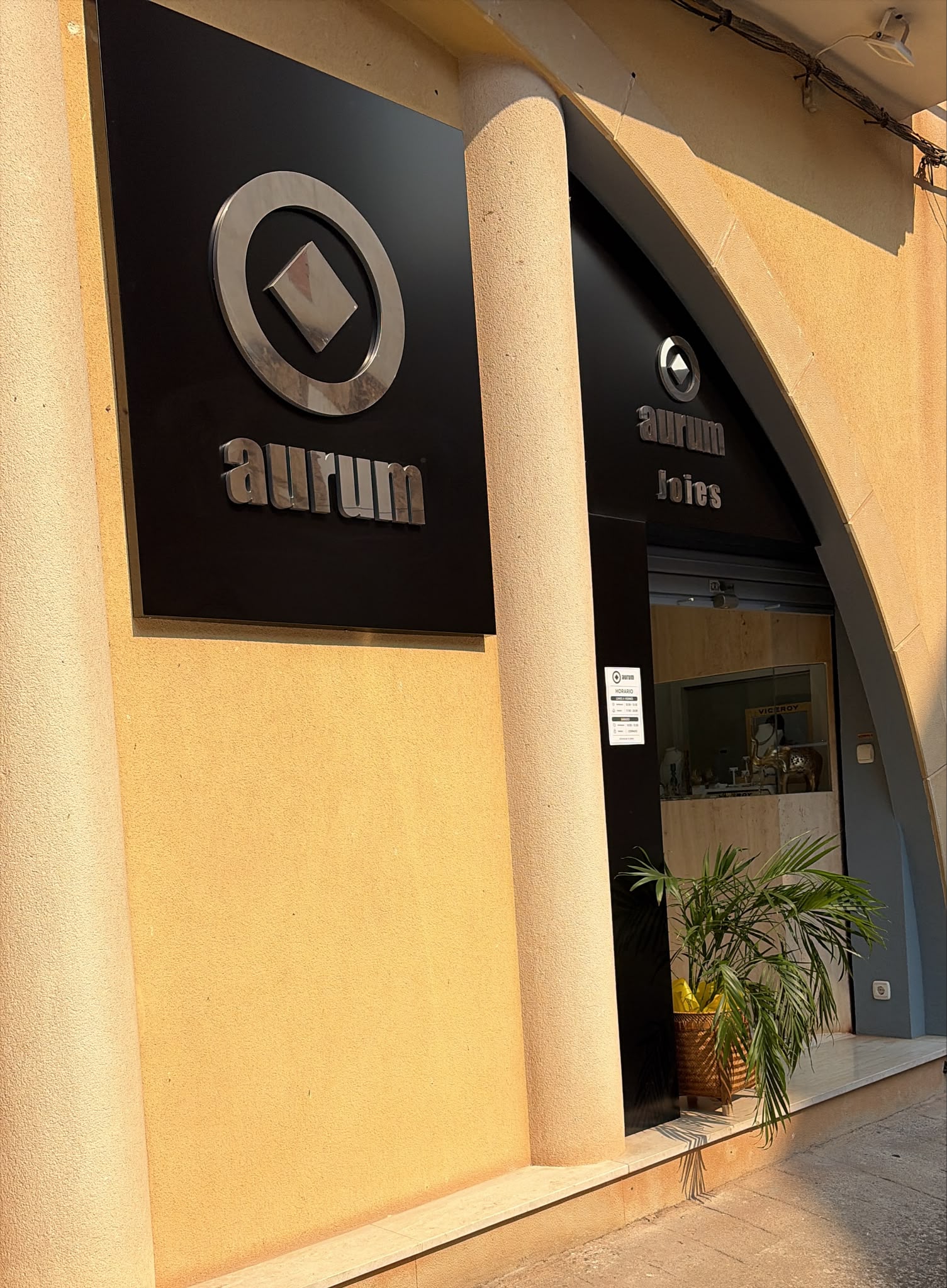 Fachada de la tienda de L'Alcora