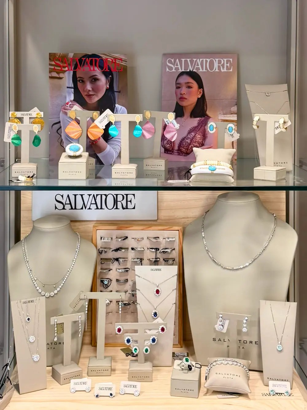 Expositor de Salvatore Plata en Joies Aurum